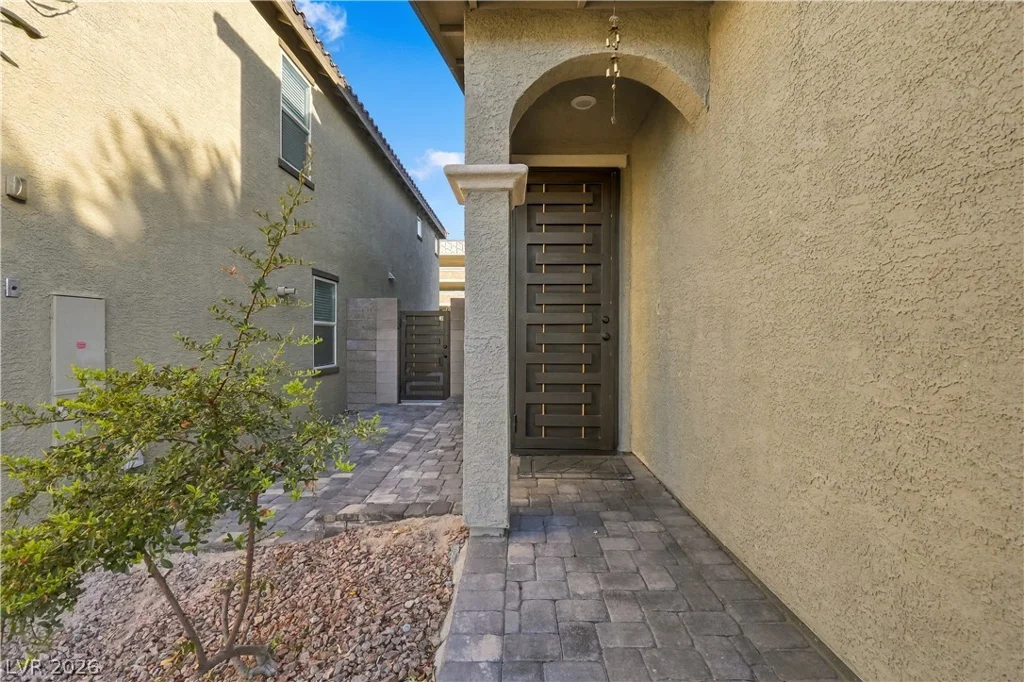2922 Saltillo, Las Vegas, NV 89121