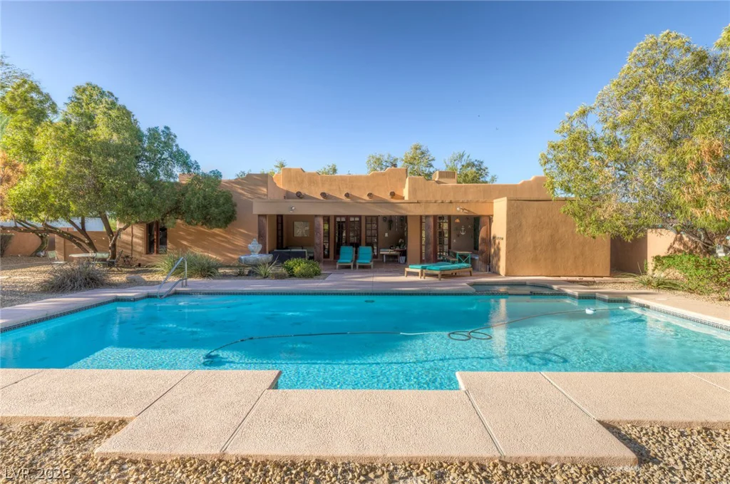 9395 Helena, Las Vegas, NV 89129