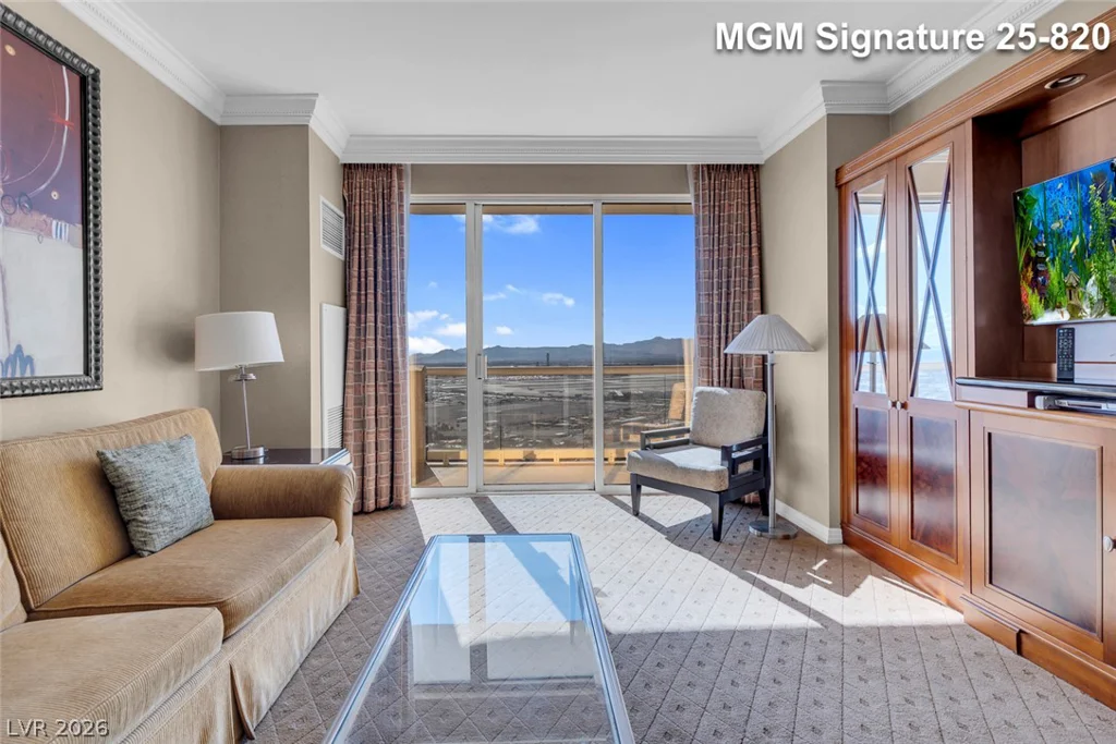 125 Harmon, Las Vegas, NV 89109