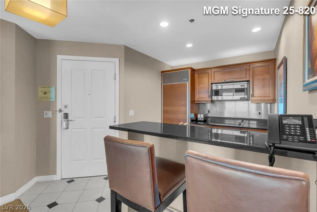 125 Harmon, Las Vegas, NV 89109