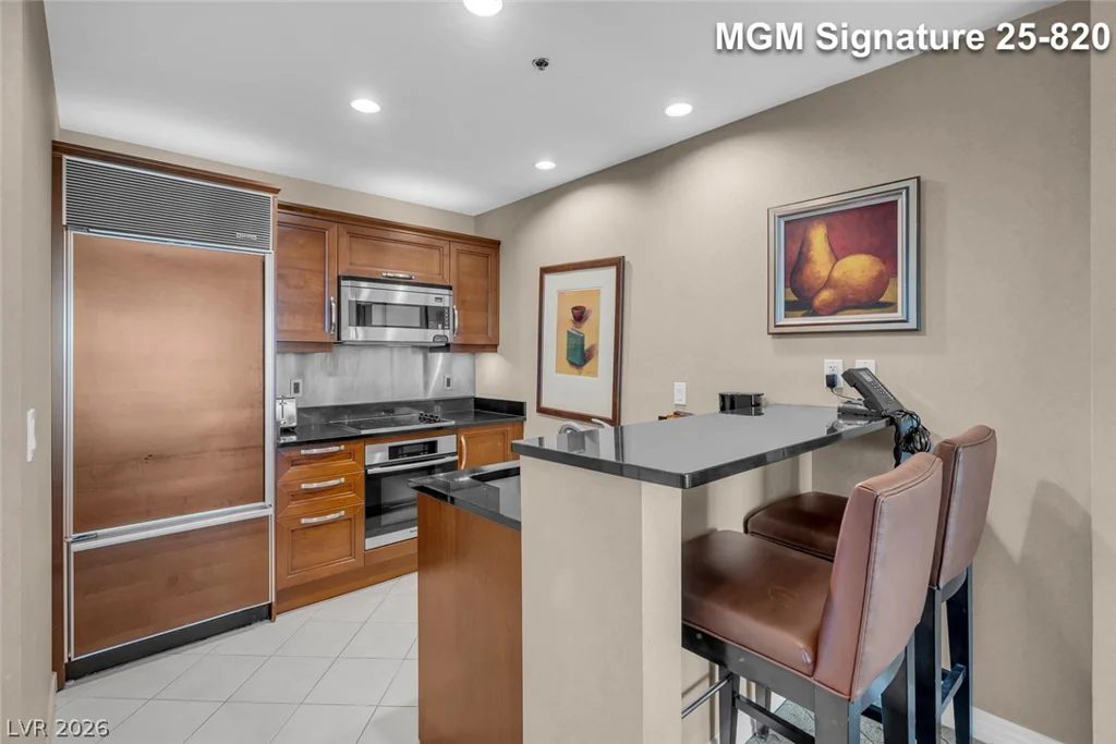 125 Harmon, Las Vegas, NV 89109