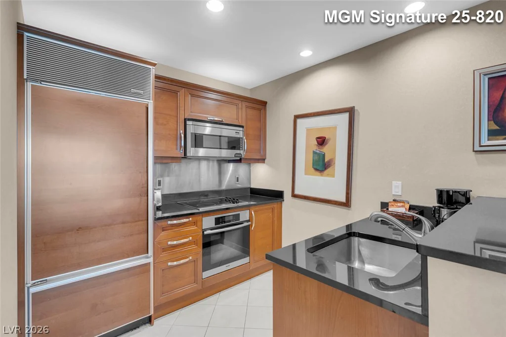 125 Harmon, Las Vegas, NV 89109