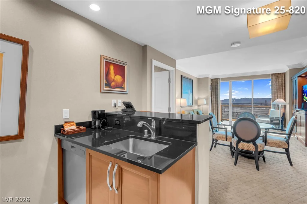 125 Harmon, Las Vegas, NV 89109