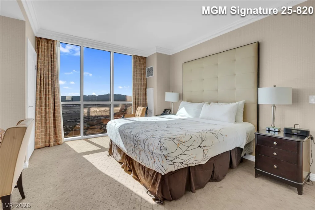 125 Harmon, Las Vegas, NV 89109