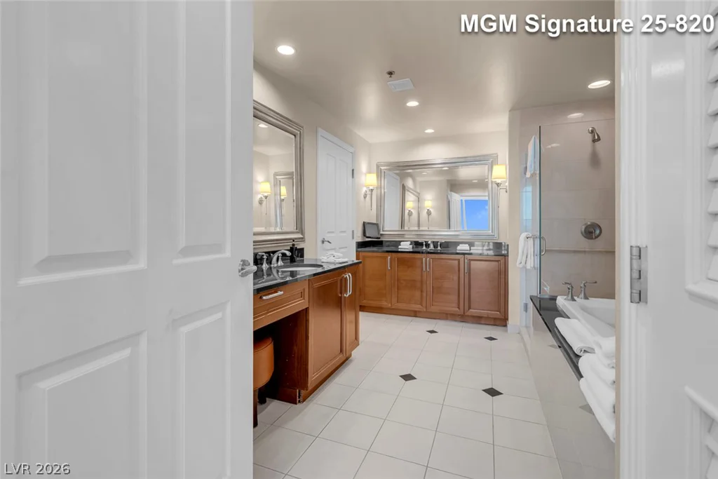 125 Harmon, Las Vegas, NV 89109