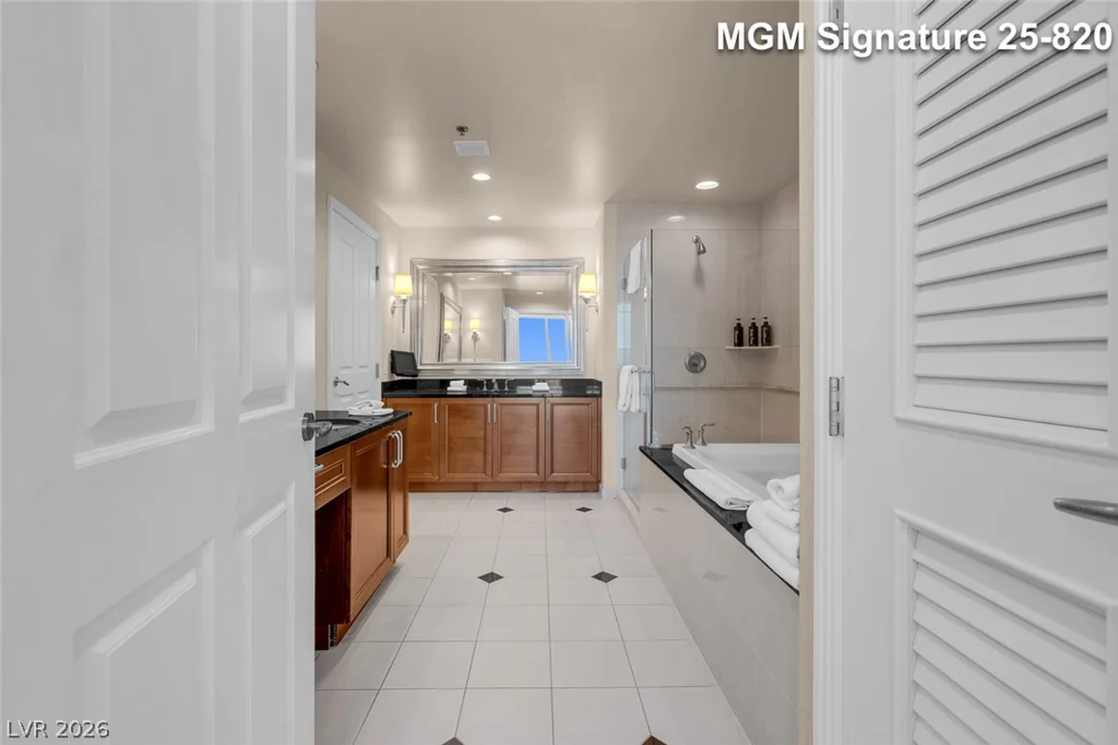 125 Harmon, Las Vegas, NV 89109