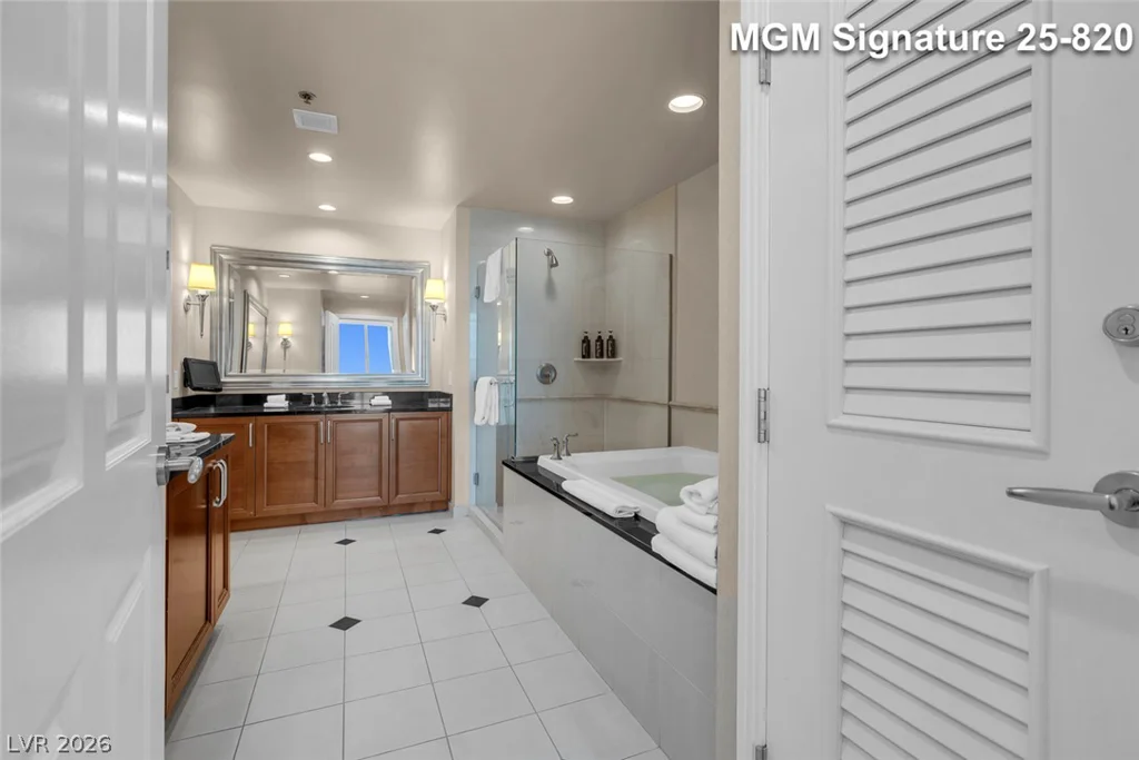 125 Harmon, Las Vegas, NV 89109