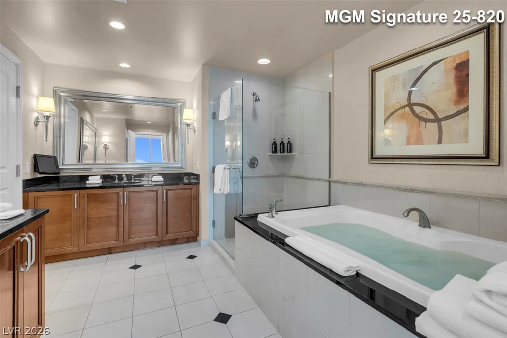 125 Harmon, Las Vegas, NV 89109