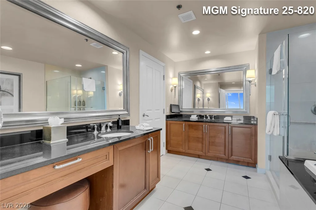 125 Harmon, Las Vegas, NV 89109
