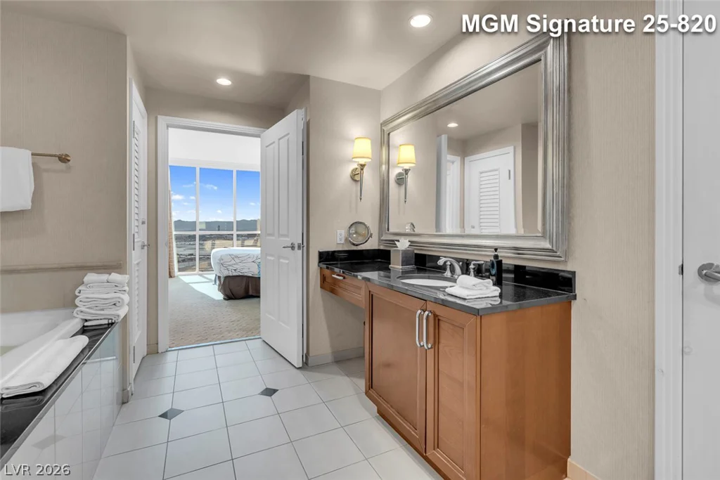 125 Harmon, Las Vegas, NV 89109