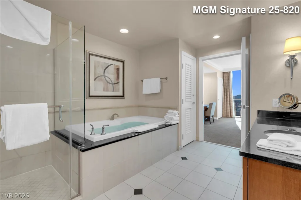 125 Harmon, Las Vegas, NV 89109