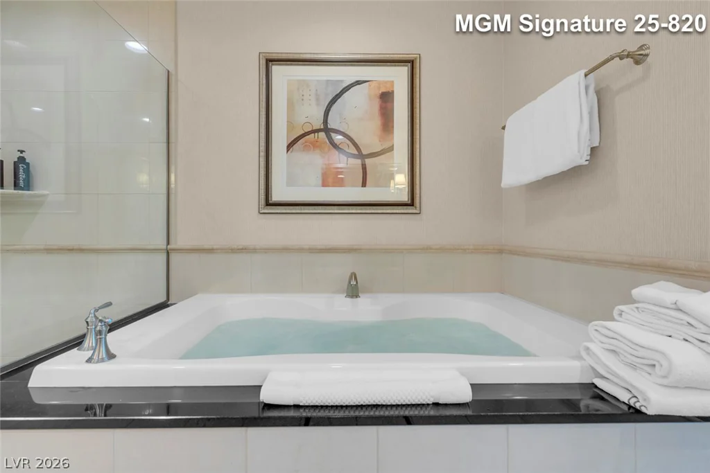 125 Harmon, Las Vegas, NV 89109