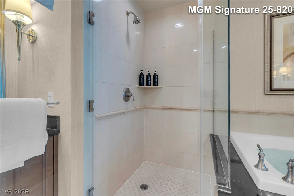 125 Harmon, Las Vegas, NV 89109