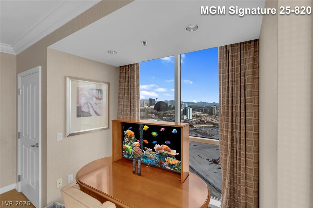 125 Harmon, Las Vegas, NV 89109