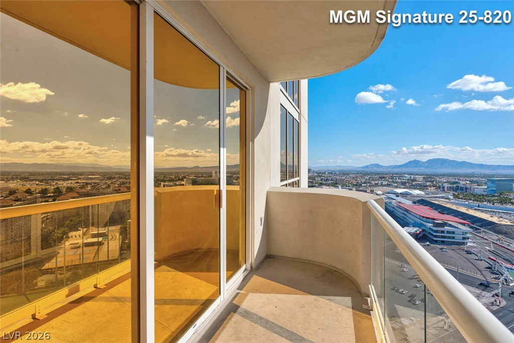 125 Harmon, Las Vegas, NV 89109