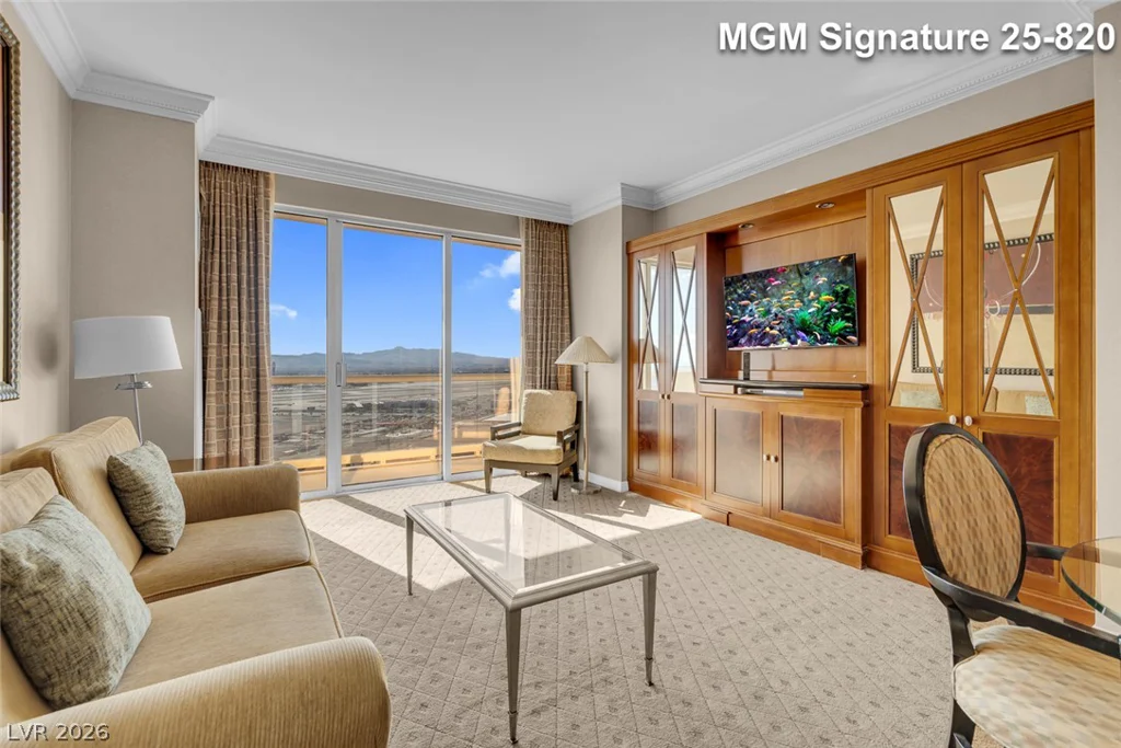125 Harmon, Las Vegas, NV 89109