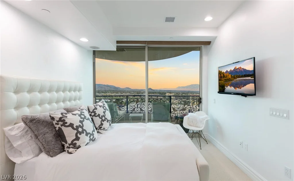9103 Alta, Las Vegas, NV 89145