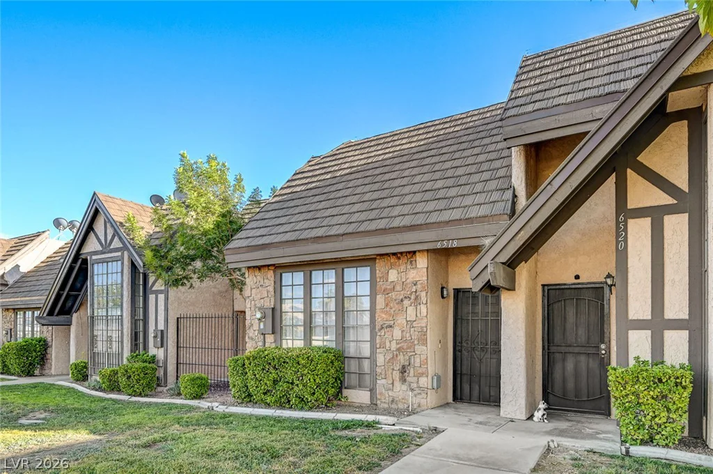 6518 Ironbark, Las Vegas, NV 89107