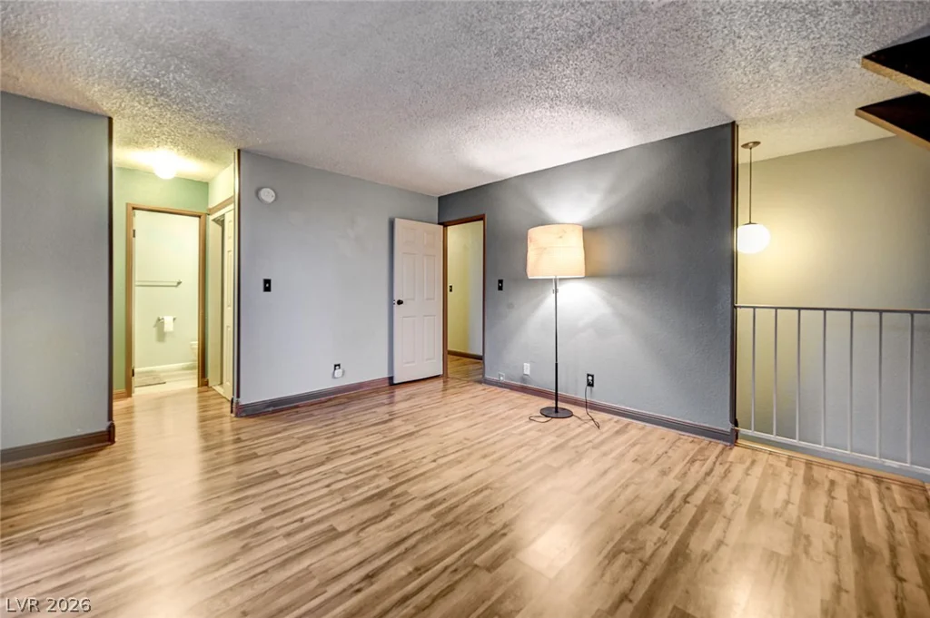 6518 Ironbark, Las Vegas, NV 89107