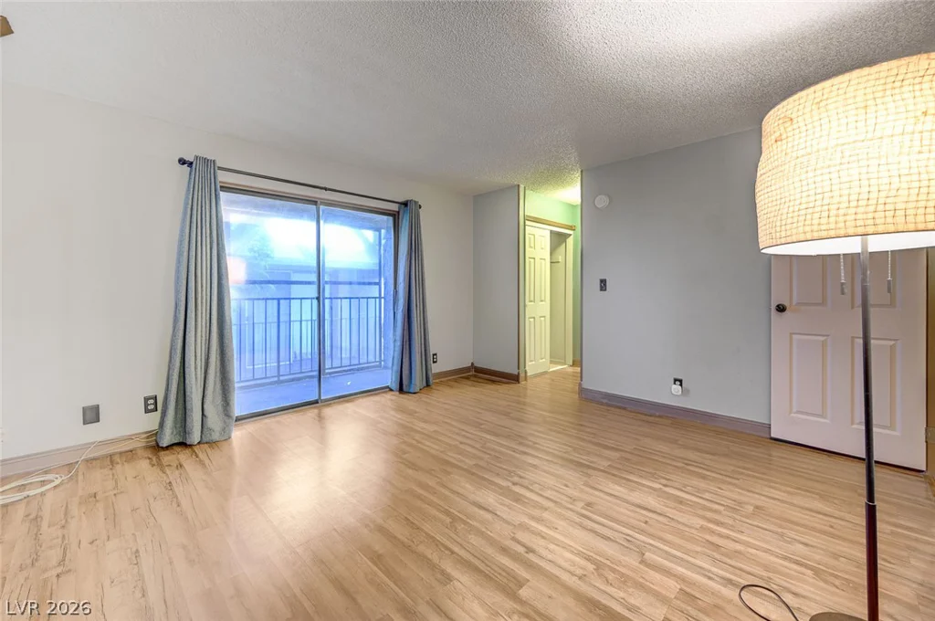 6518 Ironbark, Las Vegas, NV 89107