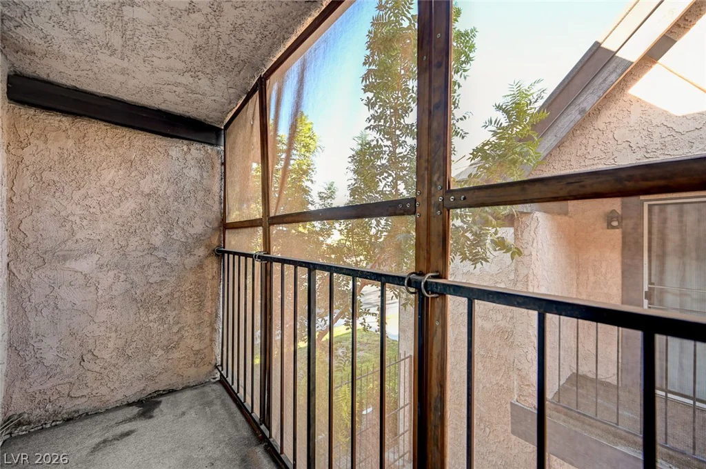 6518 Ironbark, Las Vegas, NV 89107
