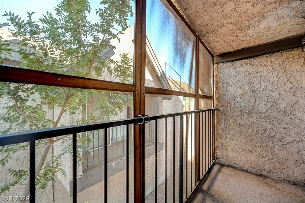 6518 Ironbark, Las Vegas, NV 89107