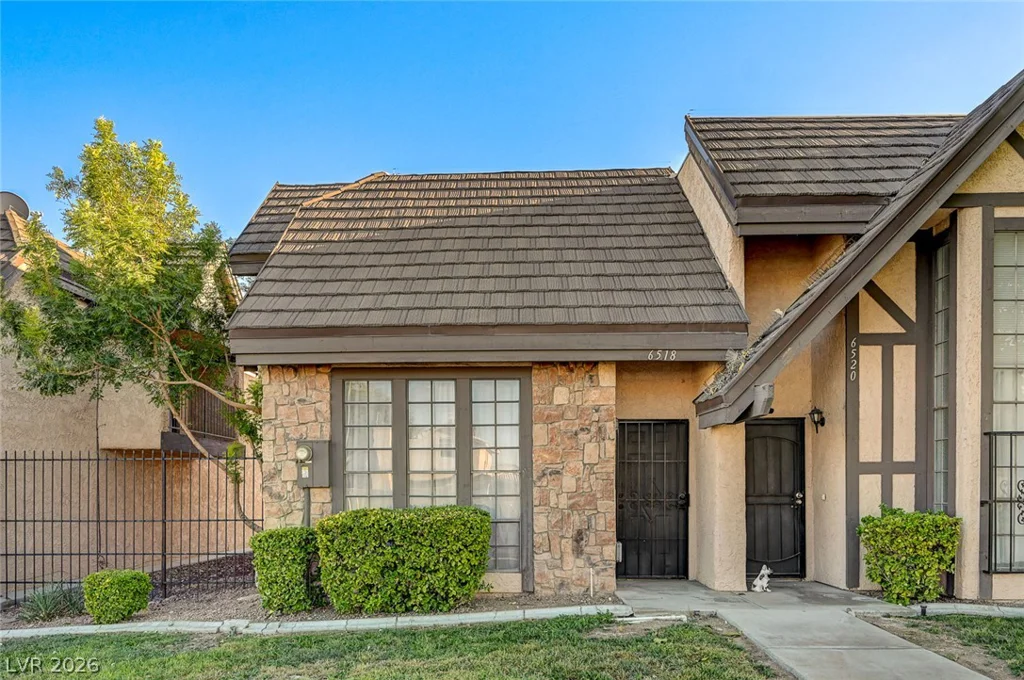 6518 Ironbark, Las Vegas, NV 89107