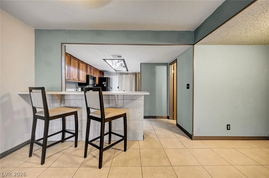 6518 Ironbark, Las Vegas, NV 89107