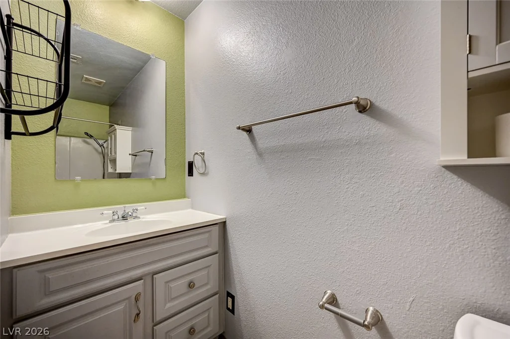 6518 Ironbark, Las Vegas, NV 89107