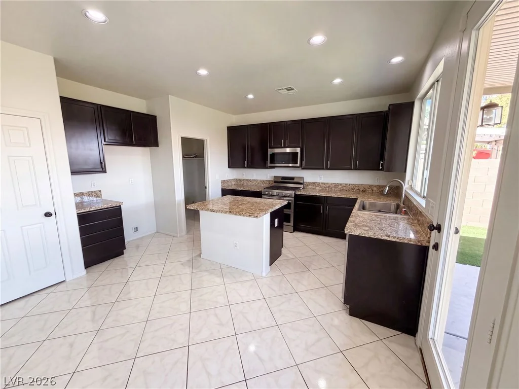 7878 Mohican Canyon, Las Vegas, NV 89113