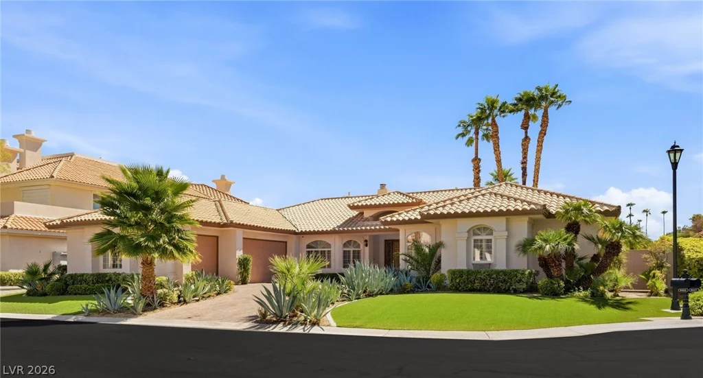 8633 Lakeridge, Las Vegas, NV 89117