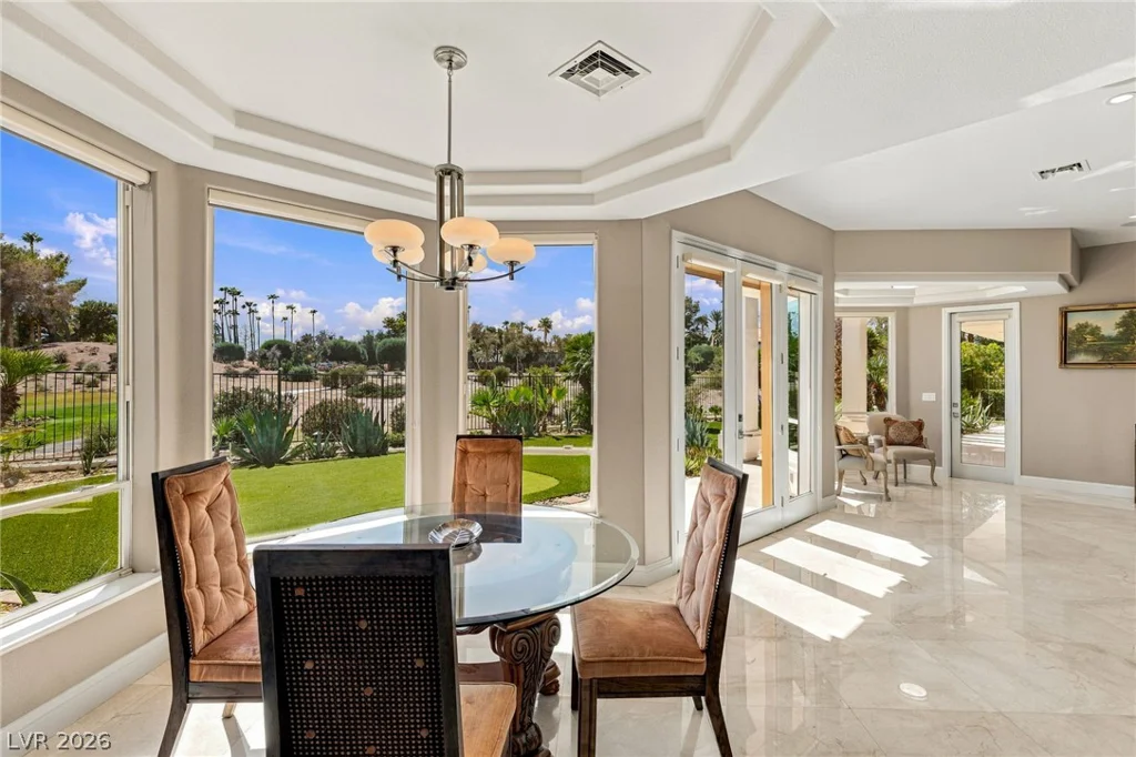 8633 Lakeridge, Las Vegas, NV 89117
