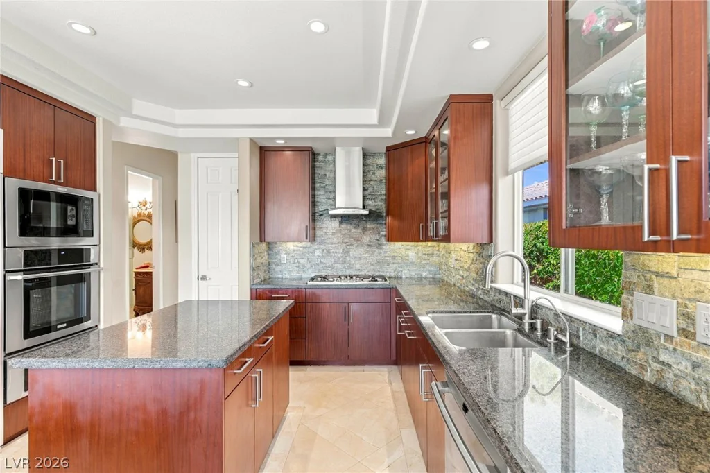 8633 Lakeridge, Las Vegas, NV 89117