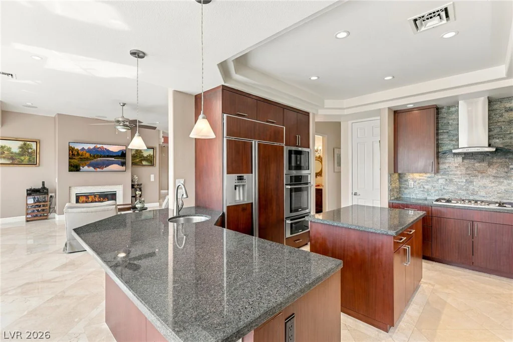 8633 Lakeridge, Las Vegas, NV 89117