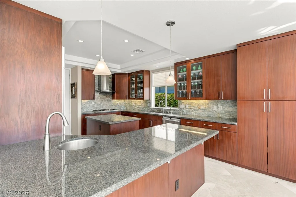 8633 Lakeridge, Las Vegas, NV 89117