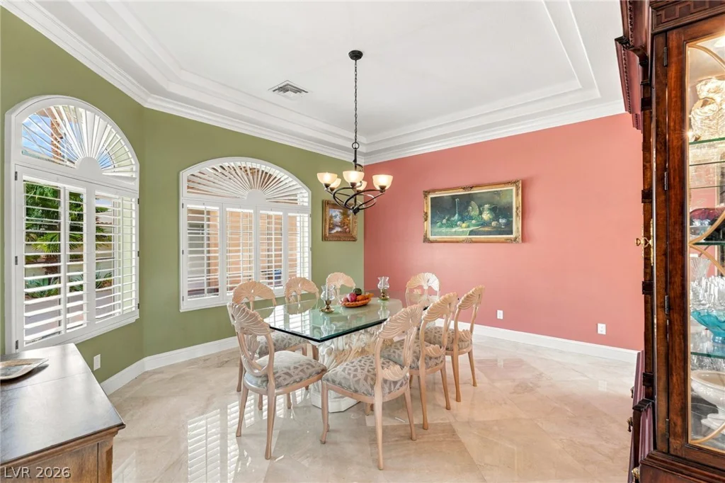 8633 Lakeridge, Las Vegas, NV 89117