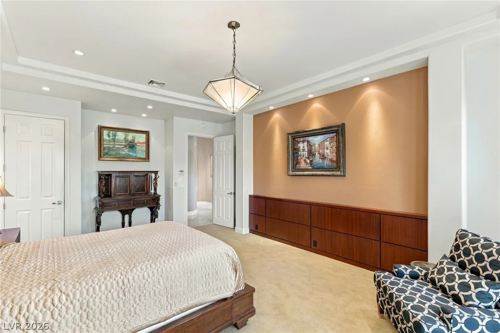 8633 Lakeridge, Las Vegas, NV 89117