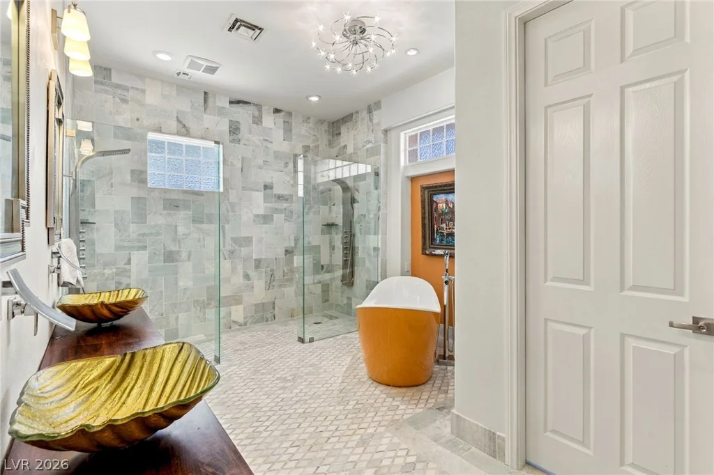 8633 Lakeridge, Las Vegas, NV 89117