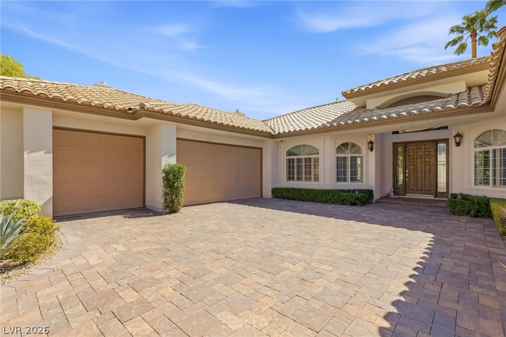 8633 Lakeridge, Las Vegas, NV 89117