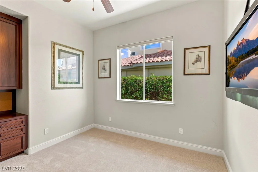 8633 Lakeridge, Las Vegas, NV 89117