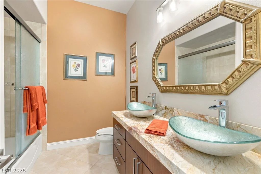 8633 Lakeridge, Las Vegas, NV 89117