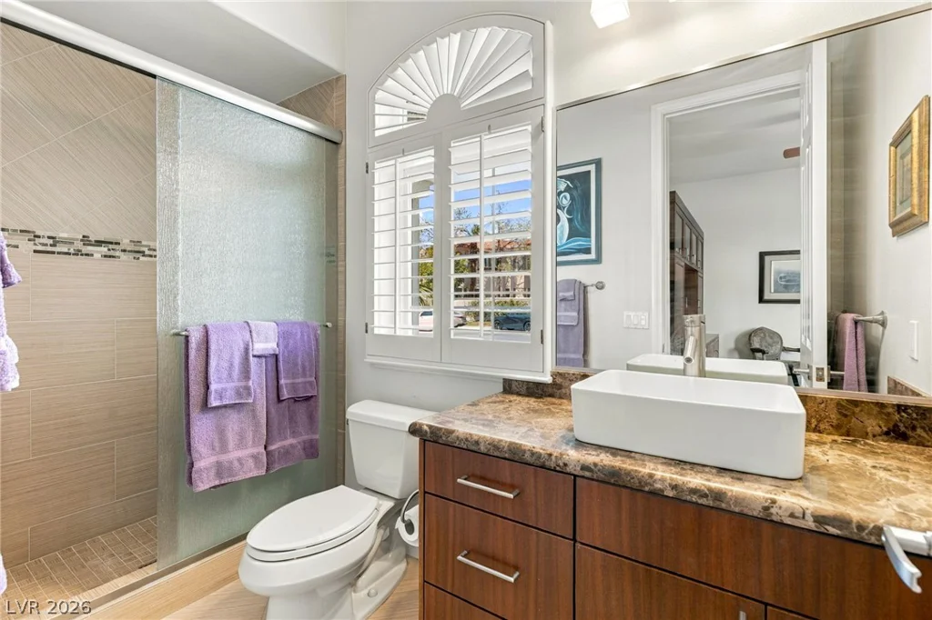 8633 Lakeridge, Las Vegas, NV 89117