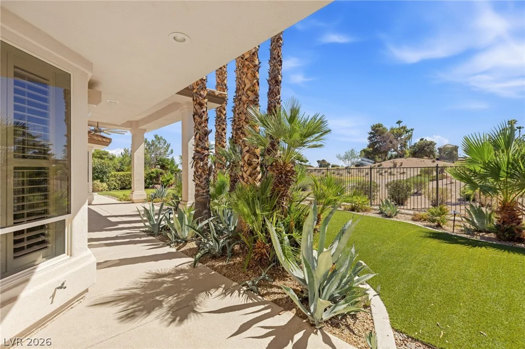 8633 Lakeridge, Las Vegas, NV 89117