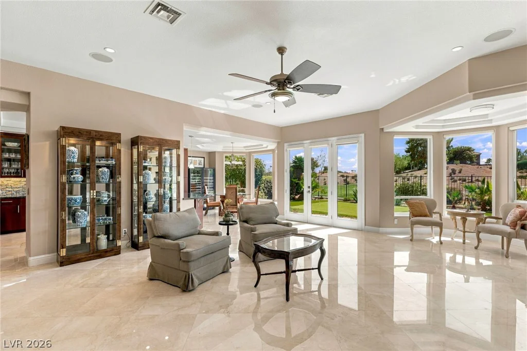 8633 Lakeridge, Las Vegas, NV 89117