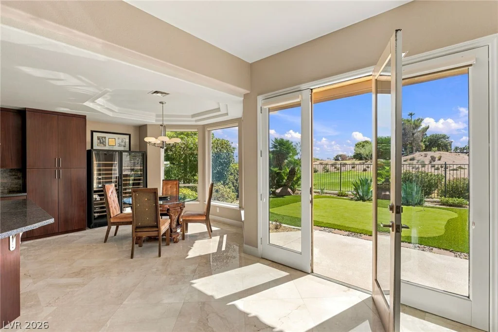 8633 Lakeridge, Las Vegas, NV 89117