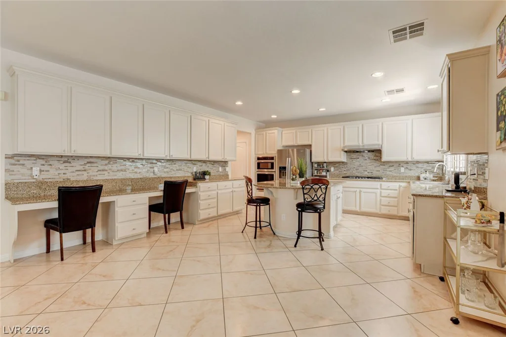 3809 Moonshine Falls, North Las Vegas, NV 89085