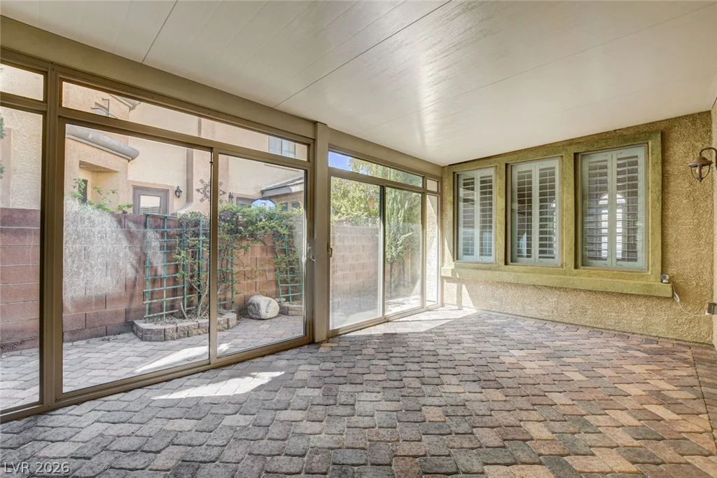 3809 Moonshine Falls, North Las Vegas, NV 89085
