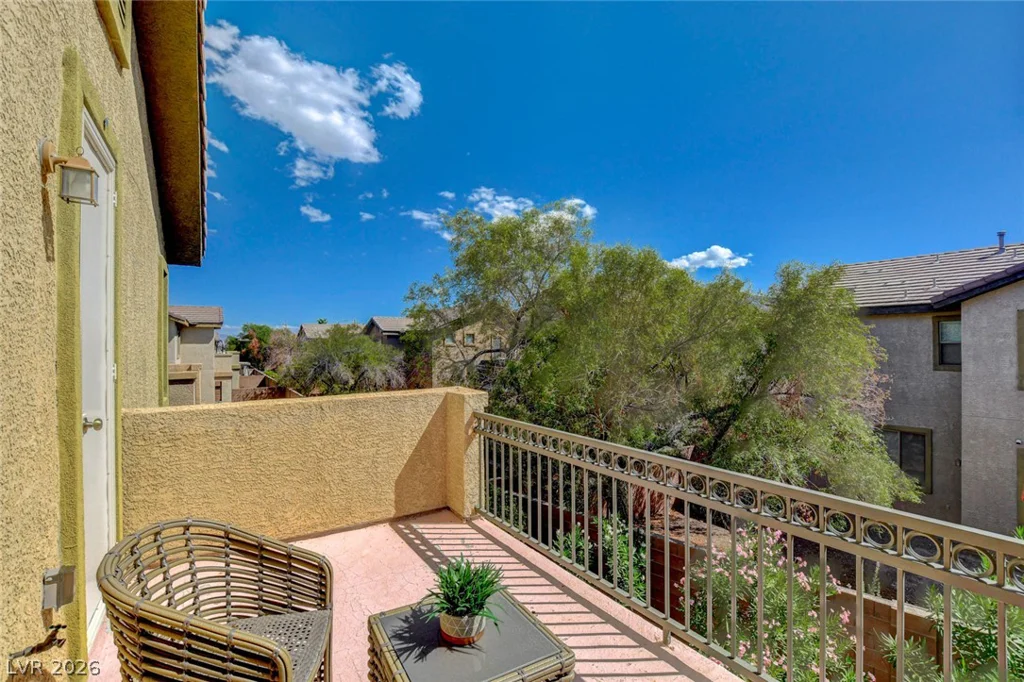 3809 Moonshine Falls, North Las Vegas, NV 89085