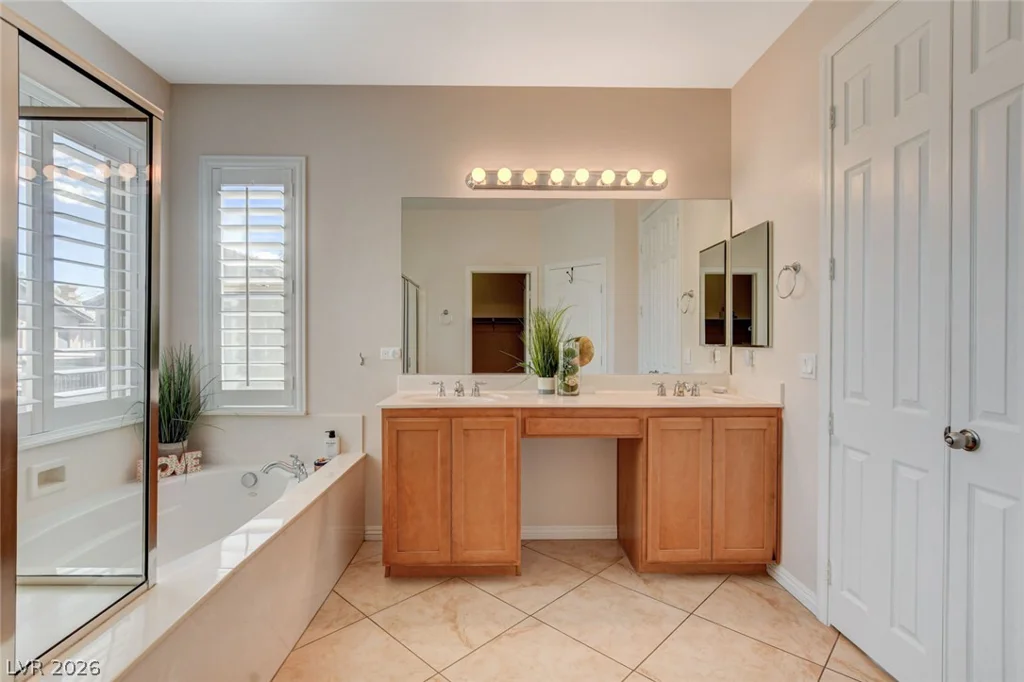 3809 Moonshine Falls, North Las Vegas, NV 89085