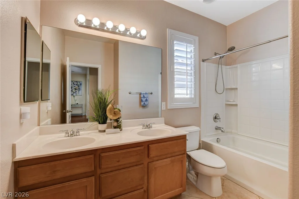 3809 Moonshine Falls, North Las Vegas, NV 89085